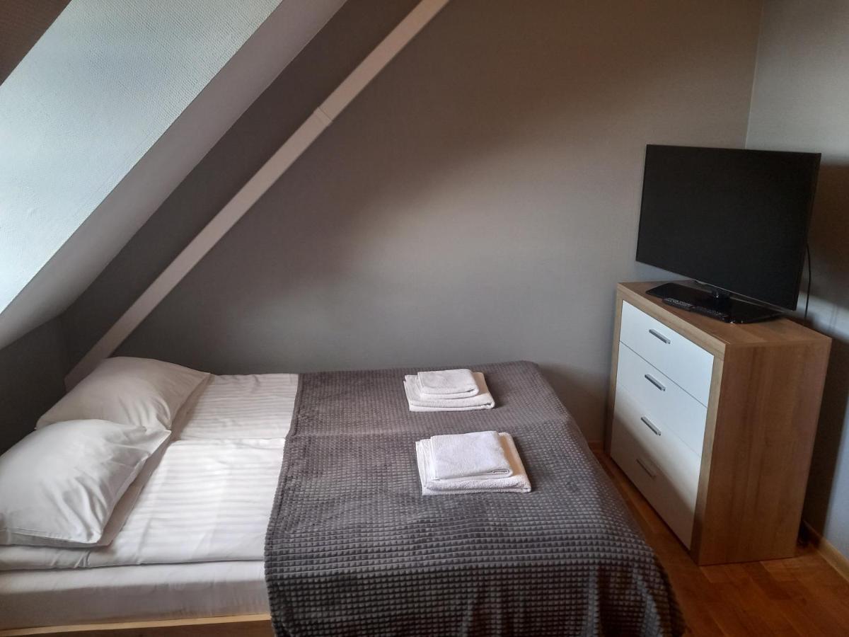 Hotel Dobry Klimat à Uniejów Extérieur photo