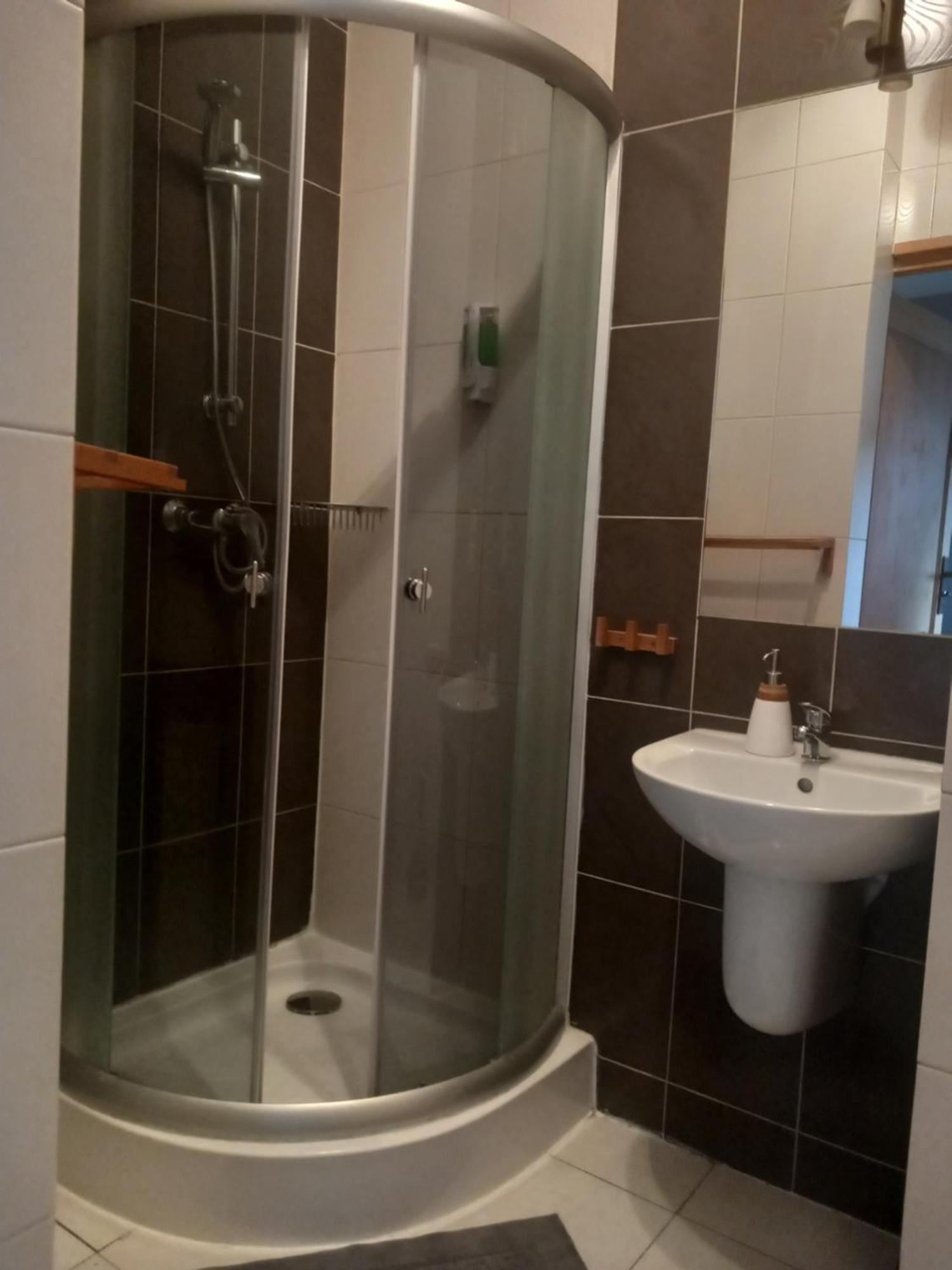 Hotel Dobry Klimat à Uniejów Extérieur photo