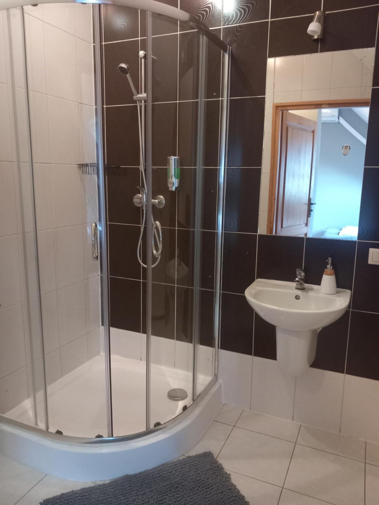 Hotel Dobry Klimat à Uniejów Extérieur photo