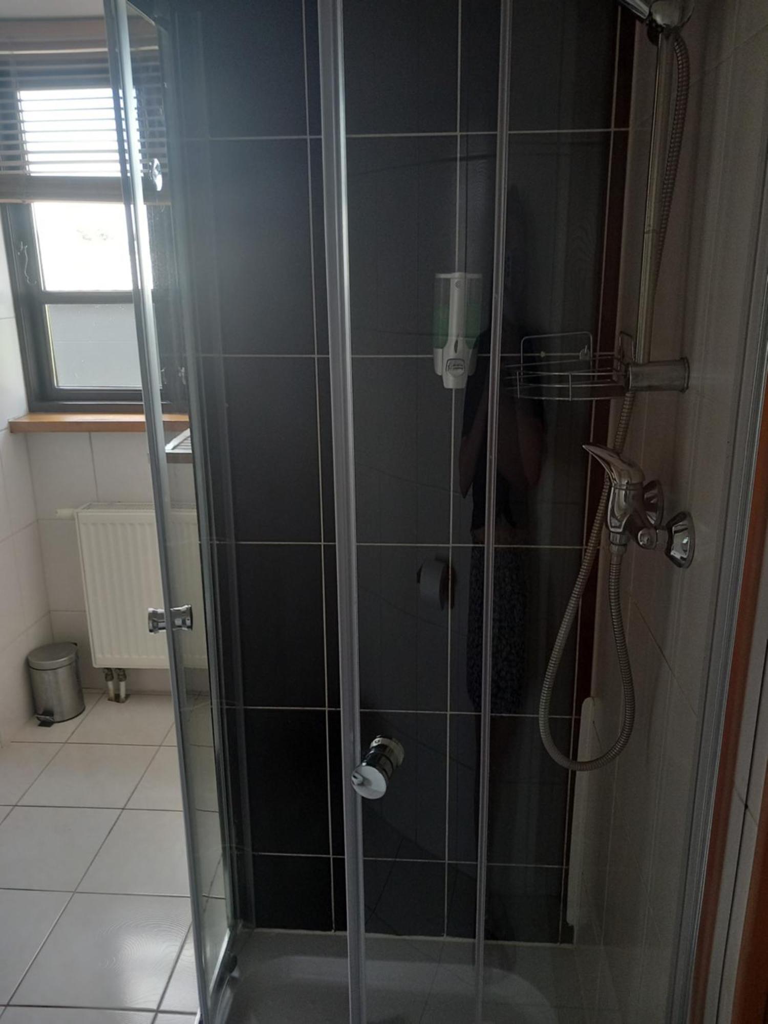 Hotel Dobry Klimat à Uniejów Extérieur photo