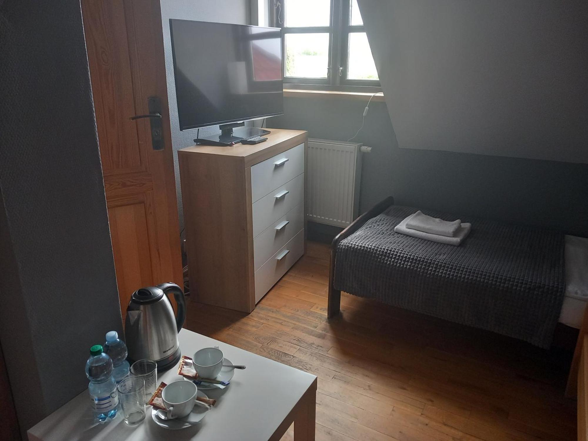 Hotel Dobry Klimat à Uniejów Extérieur photo